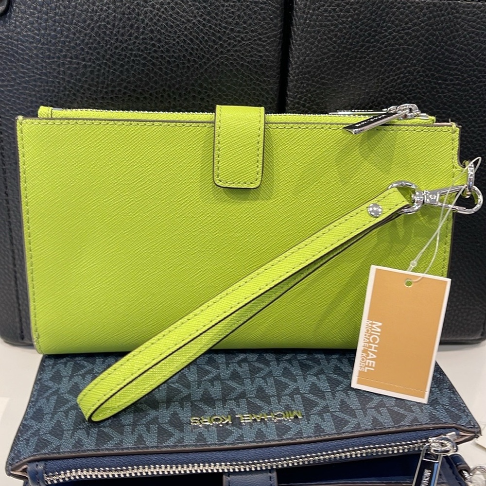 MICHAEL KORS LG DOUBLE ZIP WRISTLET Wallet Phone Case Holder 
Lime
NWT - Picture 4 of 16